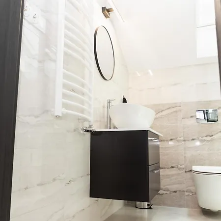 Jurajski Zakamarek * Zarki