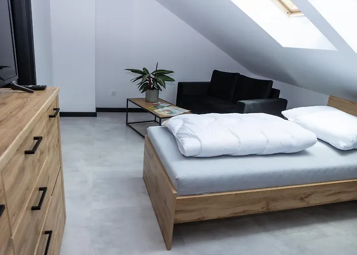 Jurajski Zakamarek * Zarki