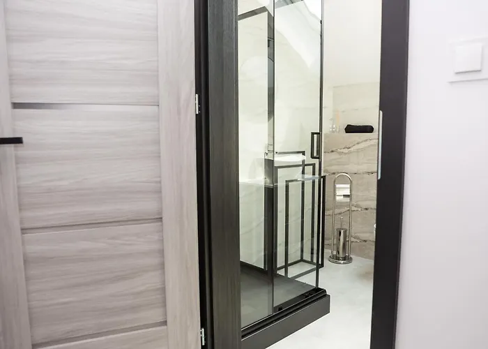 Jurajski Zakamarek * Zarki